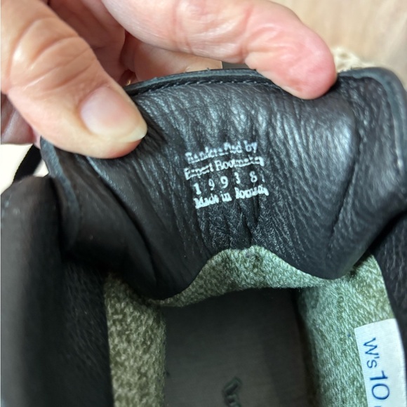 L L Bean Black Leather Gore Tex Ankle Boots - Picture 8 of 10